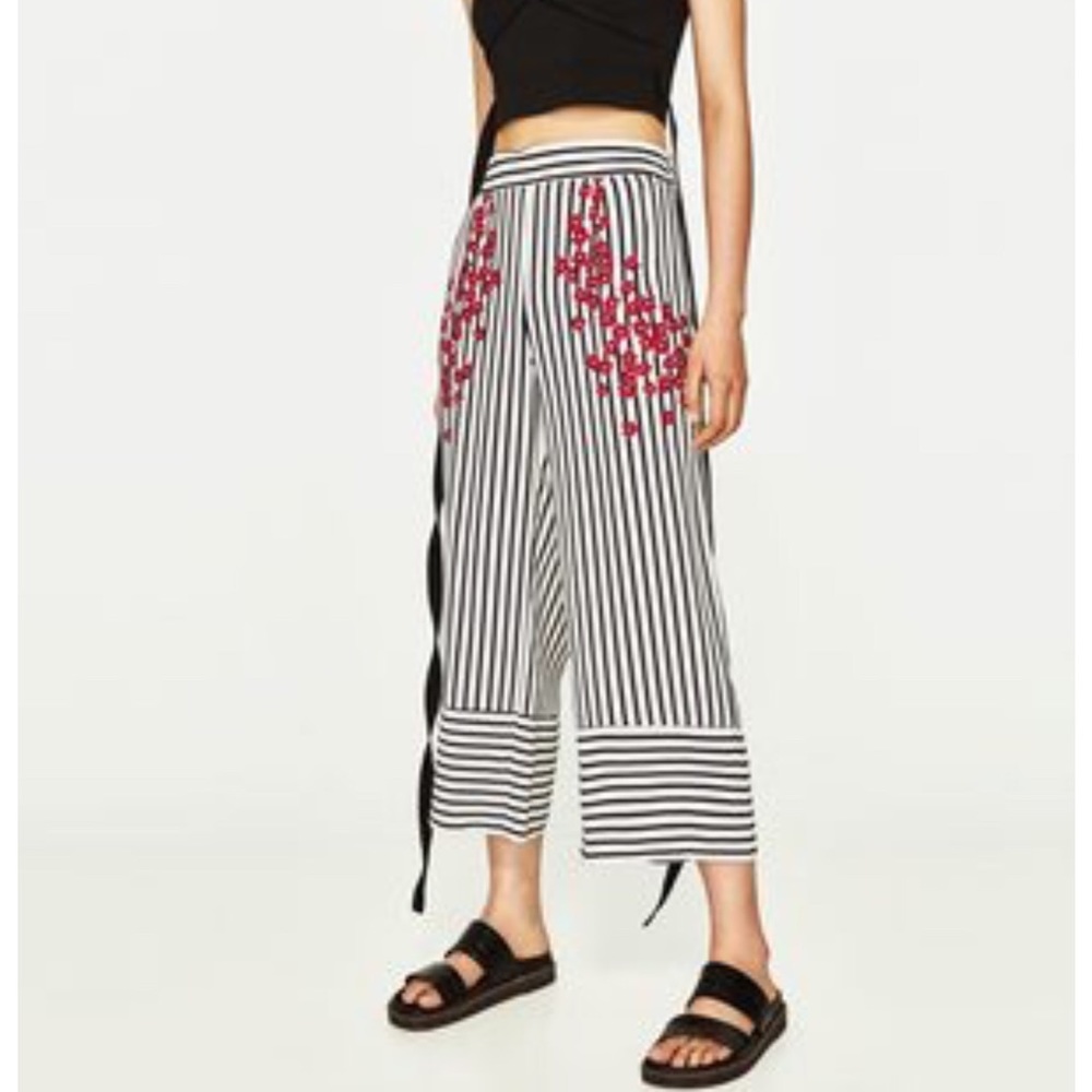 Zara | High Rise Wide Leg Stripe Crop Pants Floral